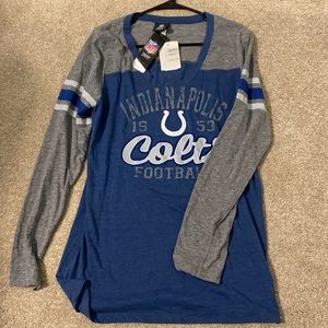 Colts NWT! Women’s XL V-Neck long Sleeved tshirt